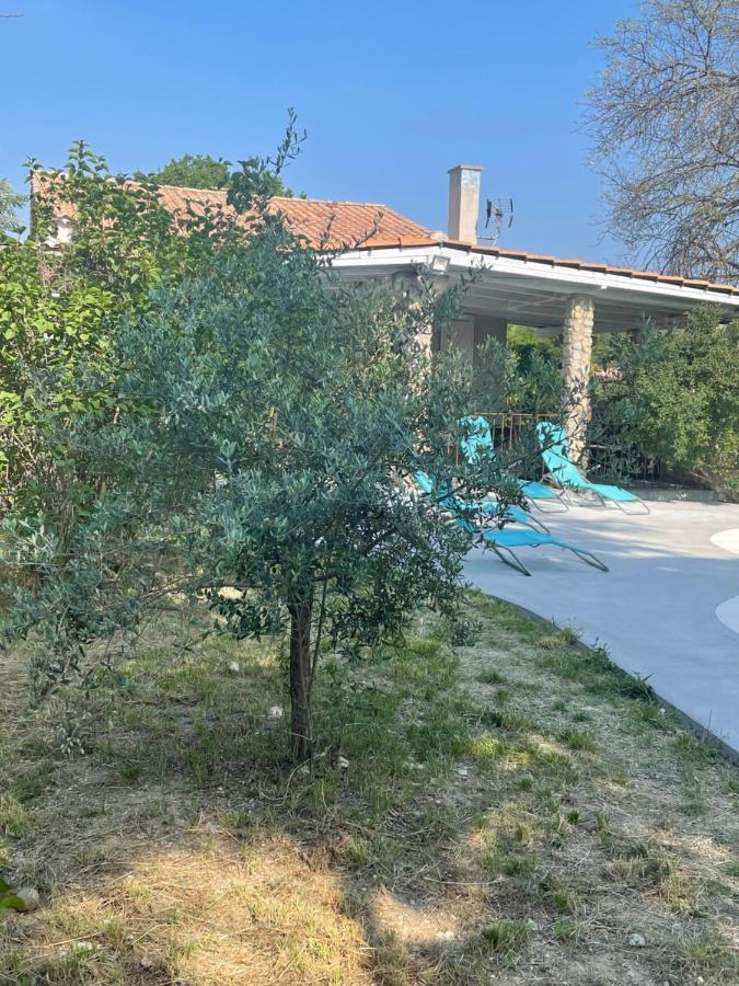 Villa Camille Cereste Exterior photo